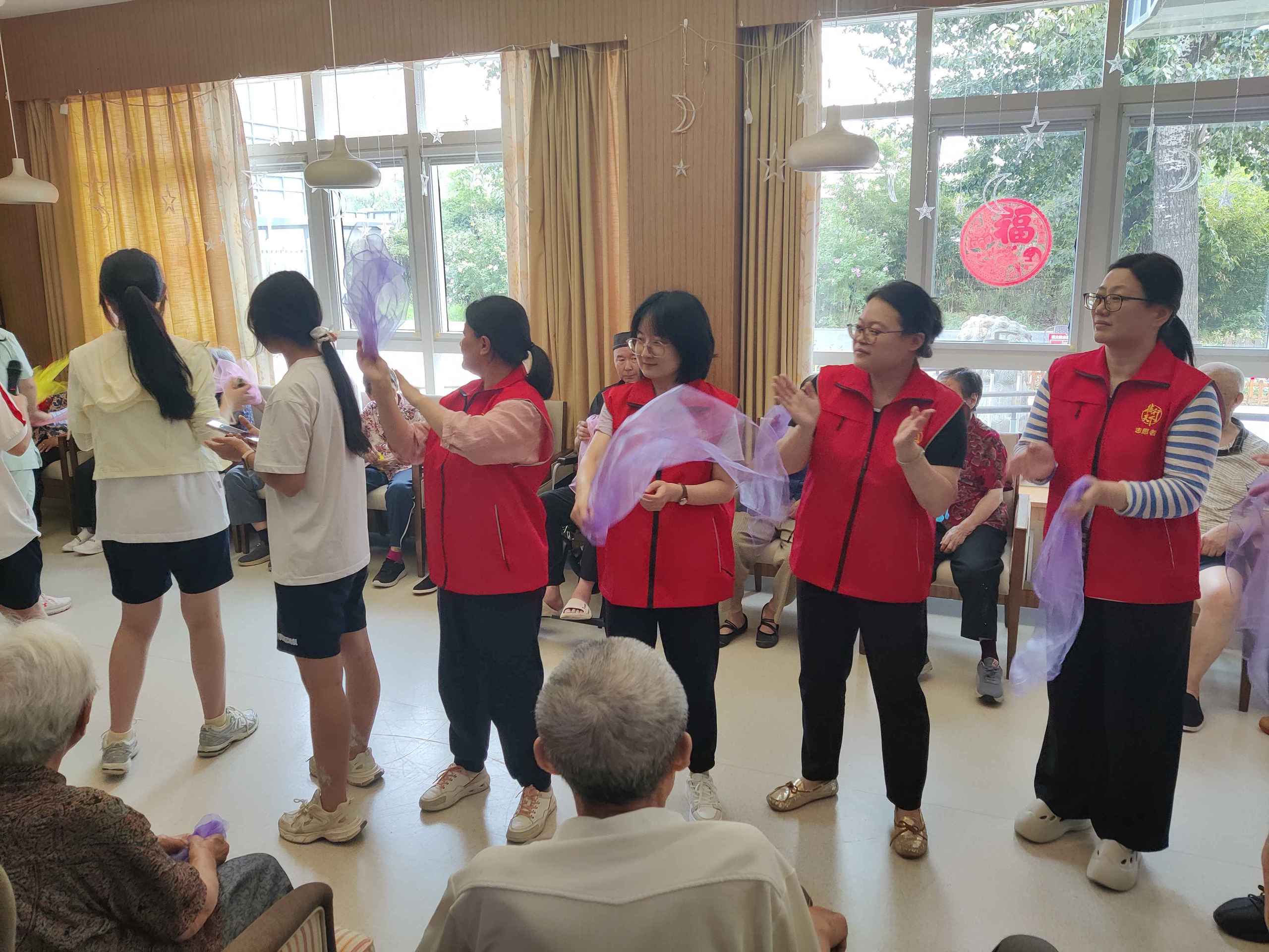 “指尖乐动”公益活动走进恒颐复健之家