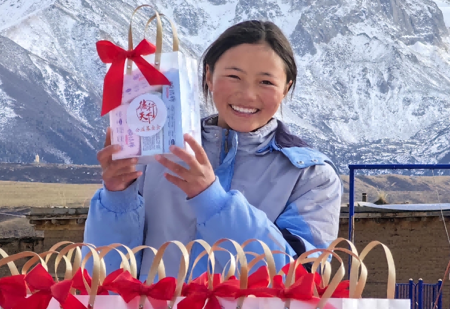 “关爱女童护蕾计划”暖心回归：守护青春 与爱同行