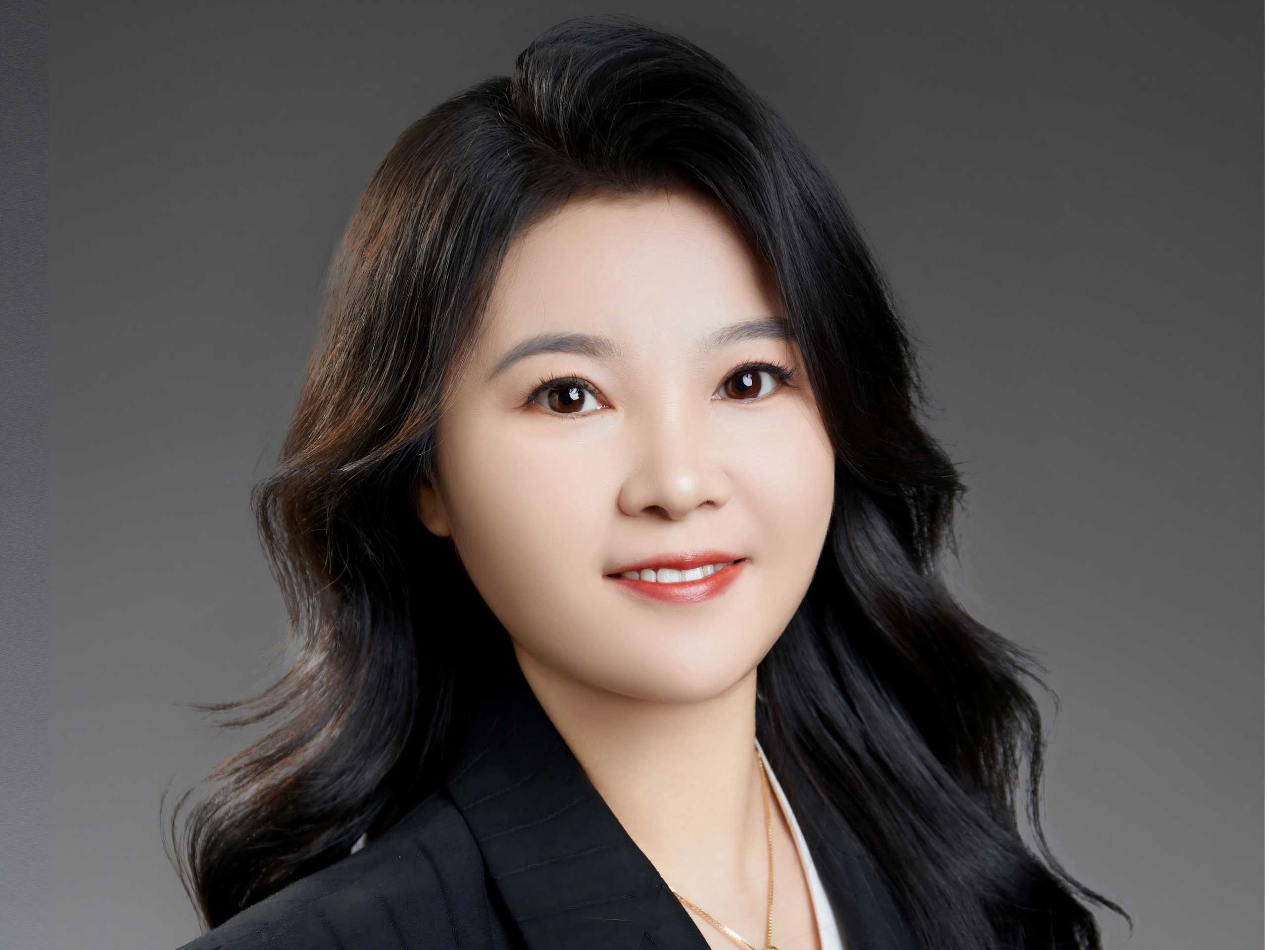 从29座图书馆到一本新书：她把远行的力量，装进了字里行间