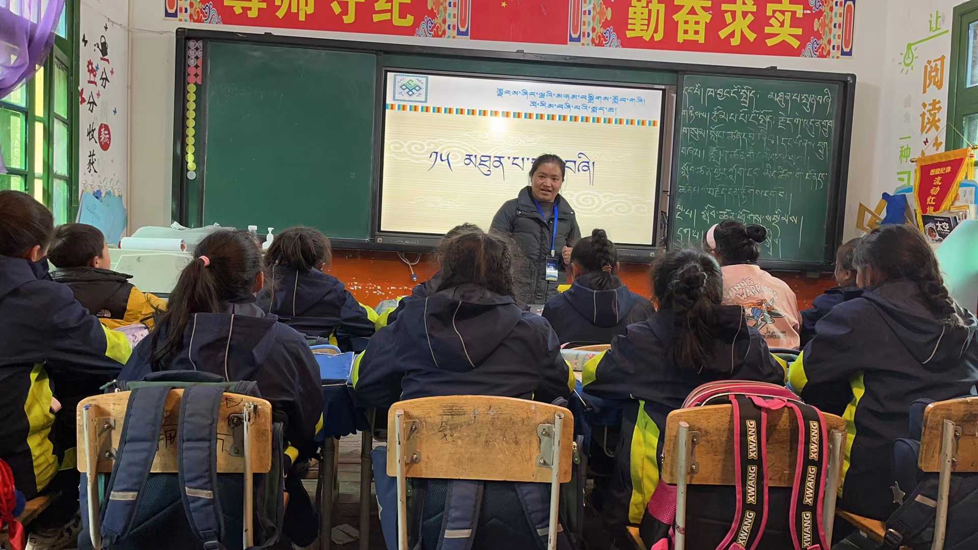 乡村教师故事系列八：明月装饰了窗，他们装饰了梦